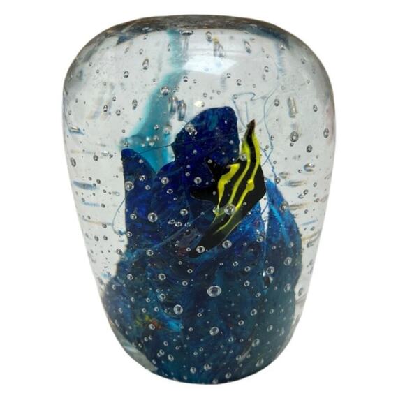 Glass Paperweight Ocean Aquarium Scene with Fish - Picture 1 of 4